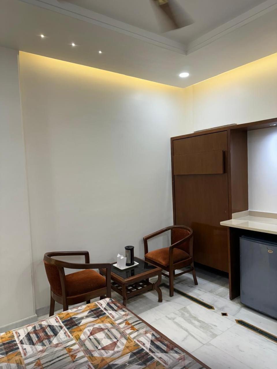 Hotel C Park - Karol Bagh, New Delhi Exterior photo